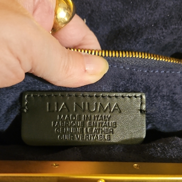 Elegant Black Satchel Bag - Picture 7 of 7